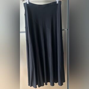Chico’s Black Midi Skirt Size 2 Flowy Stretch A-Line Skirt